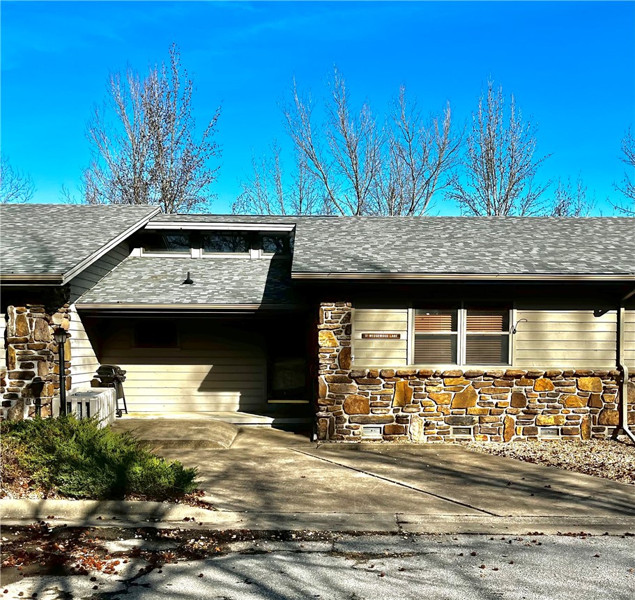 12 Wedgewood Lane