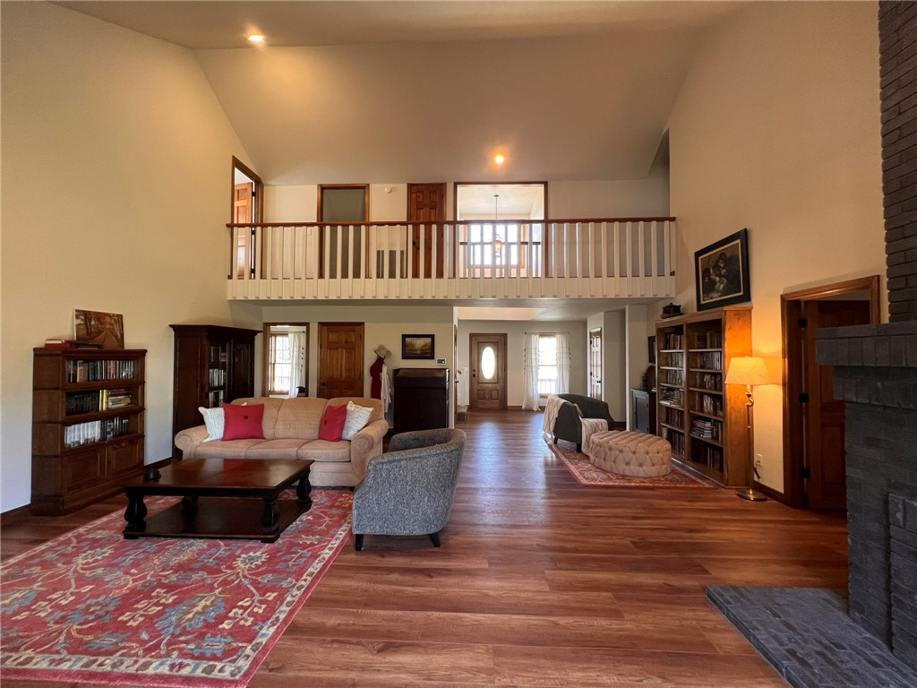 40 Lakeside Drive