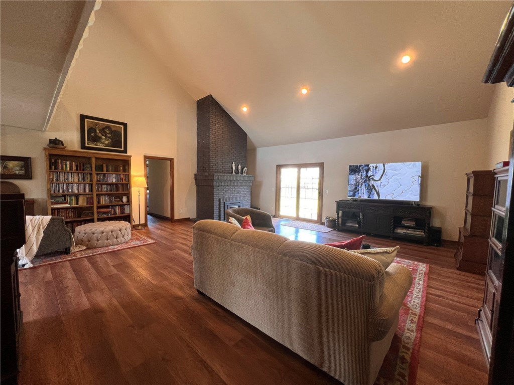 40 Lakeside Drive