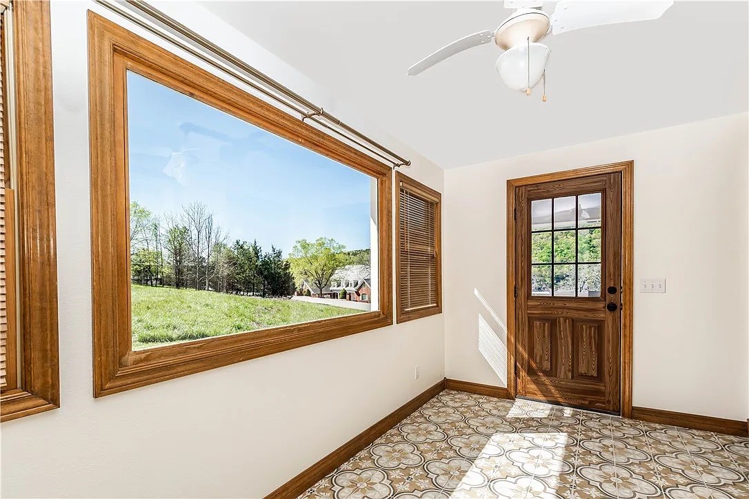 40 Lakeside Drive