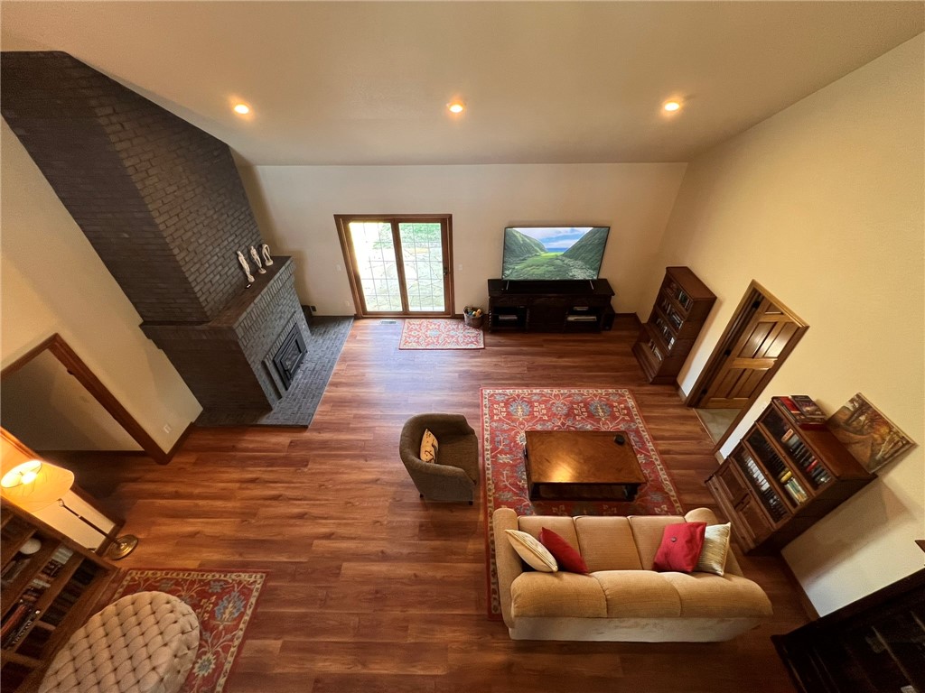 40 Lakeside Drive