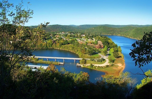 40 Lakeside Drive