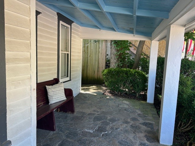 11 White Street