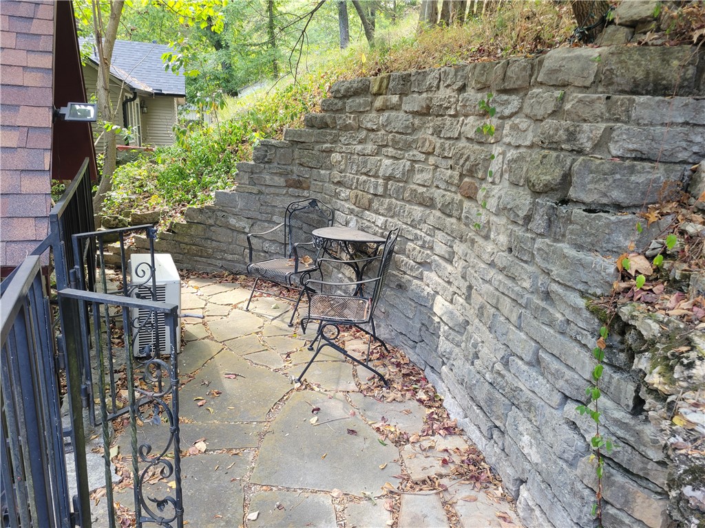 45 Benton Street