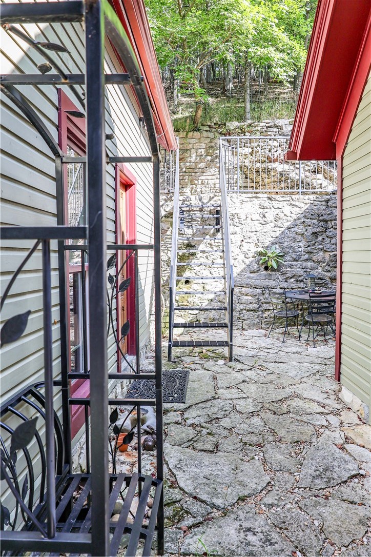 45 Benton Street