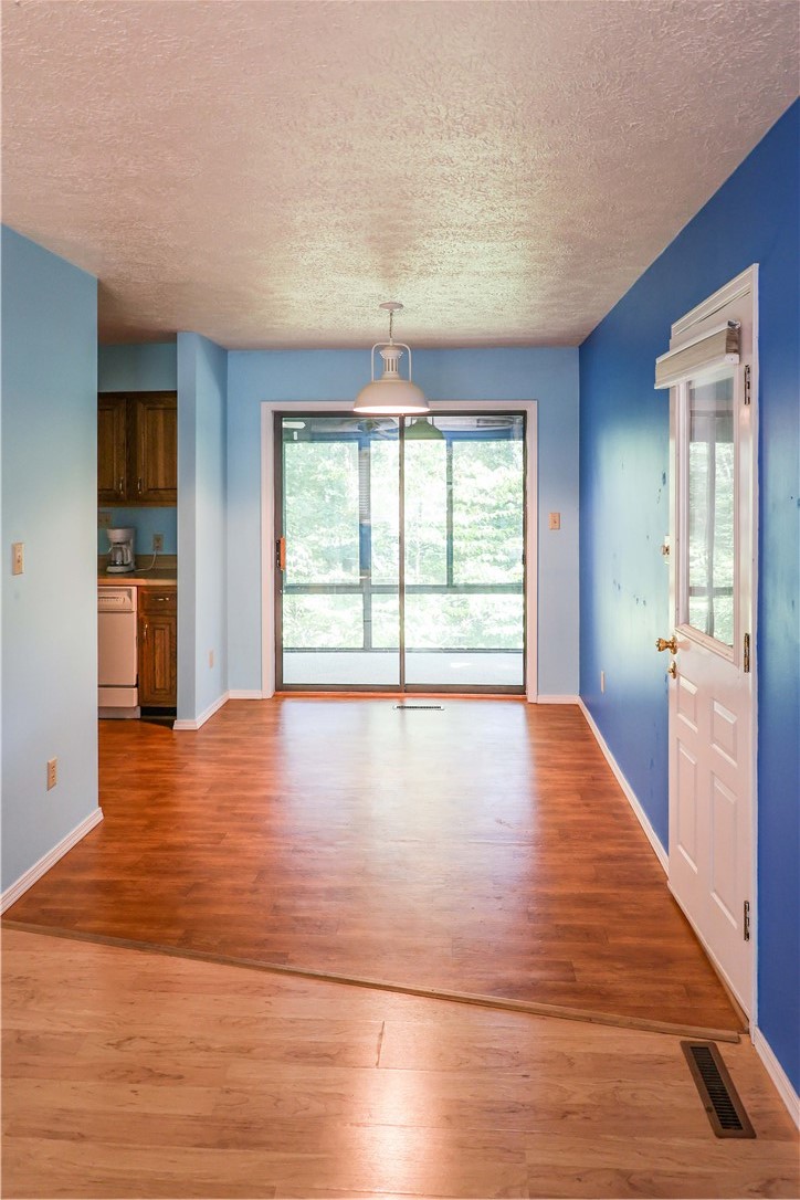 242 & 244 Hummingbird Lane