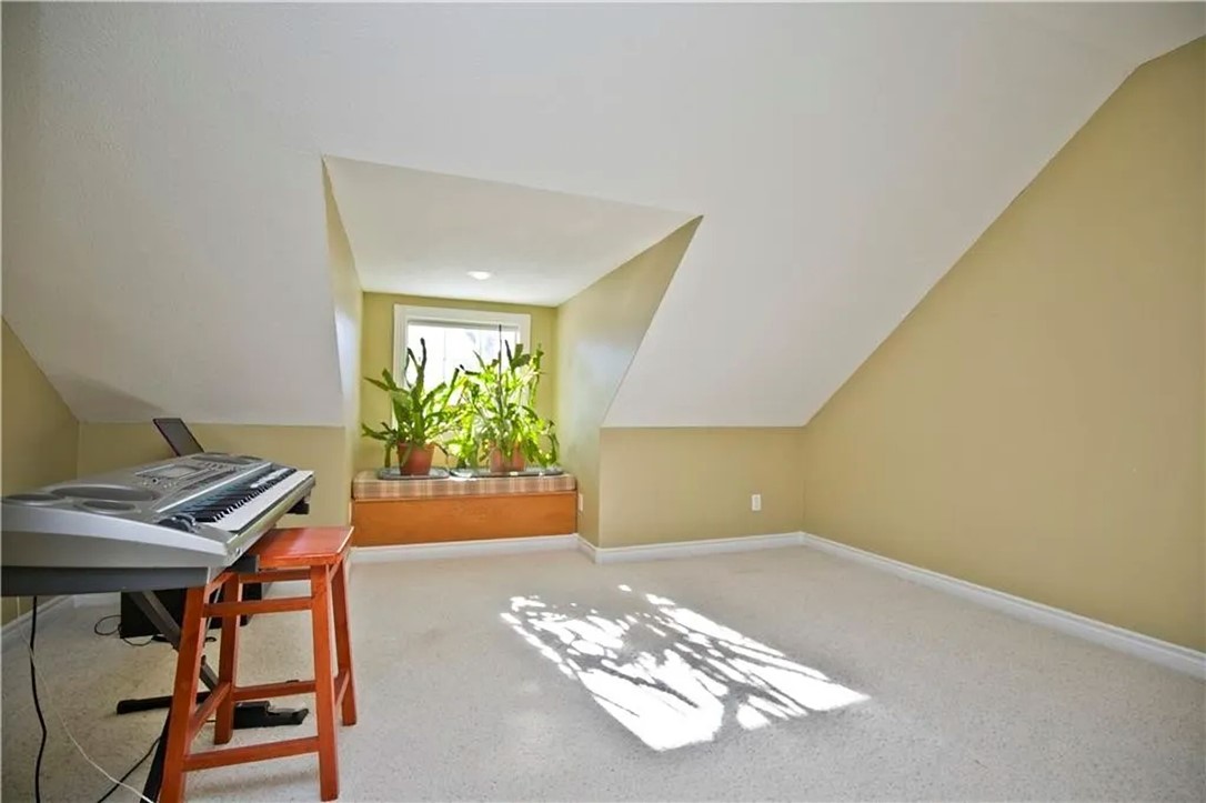 62 Thomas Circle