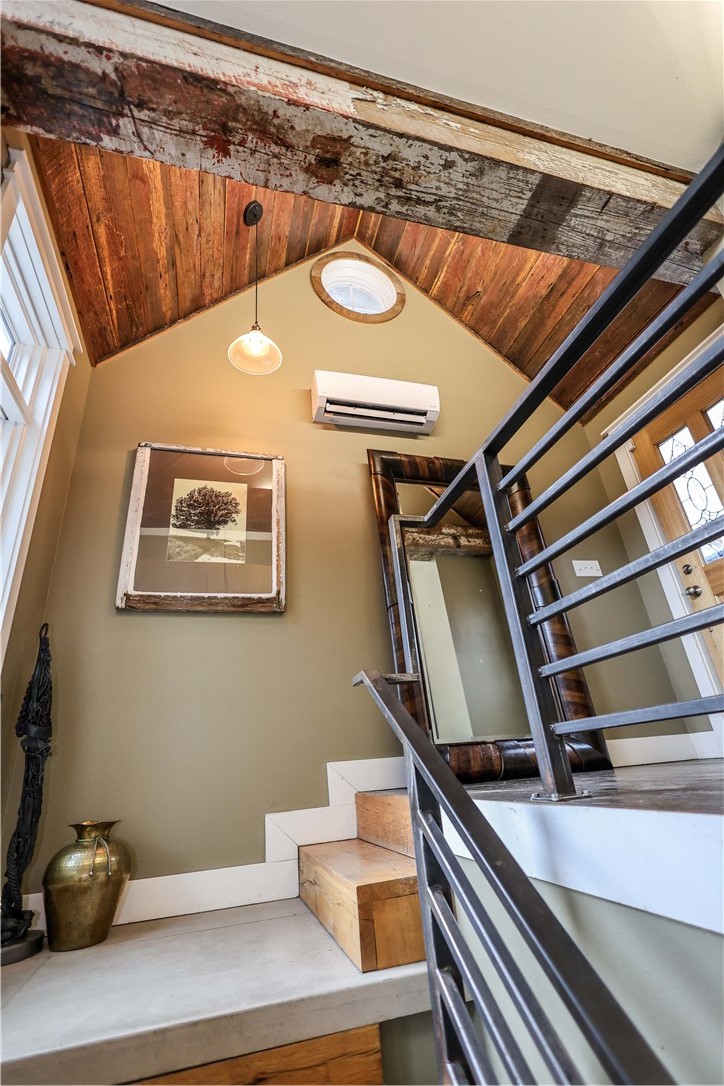 37 Hillside Avenue