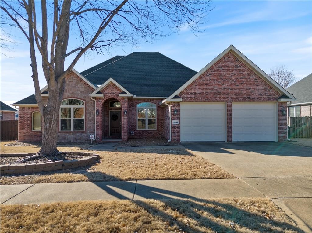 4439 W Lofty Wood Drive