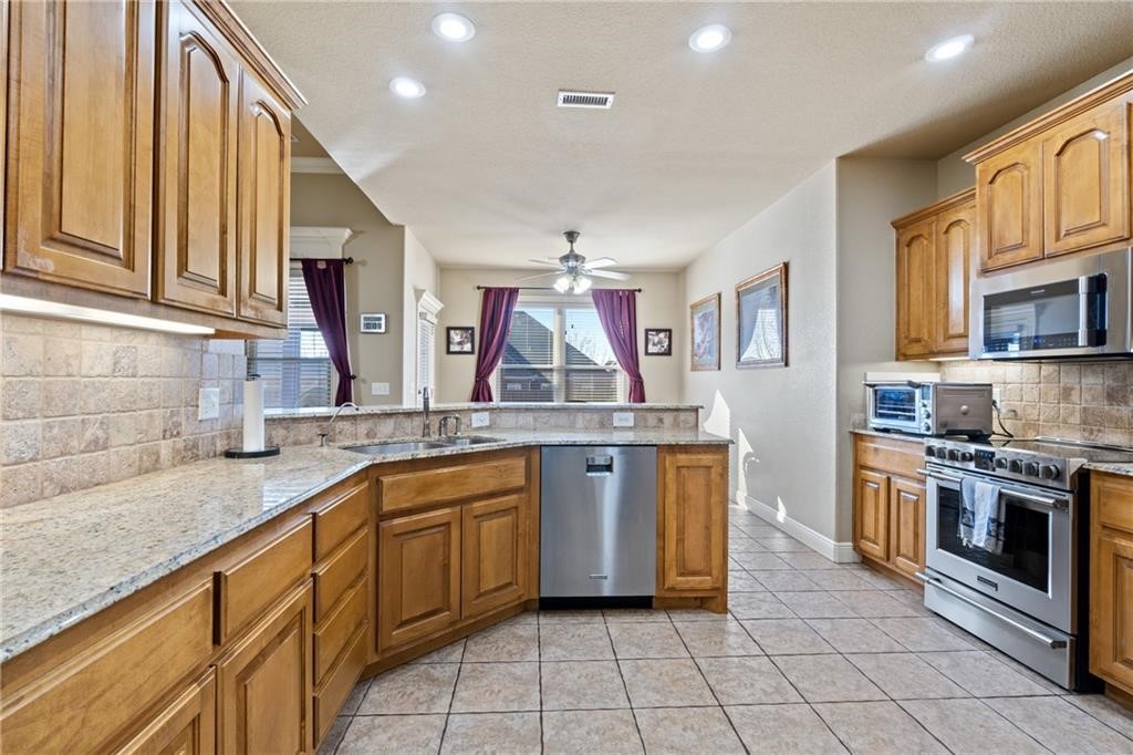 4439 W Lofty Wood Drive