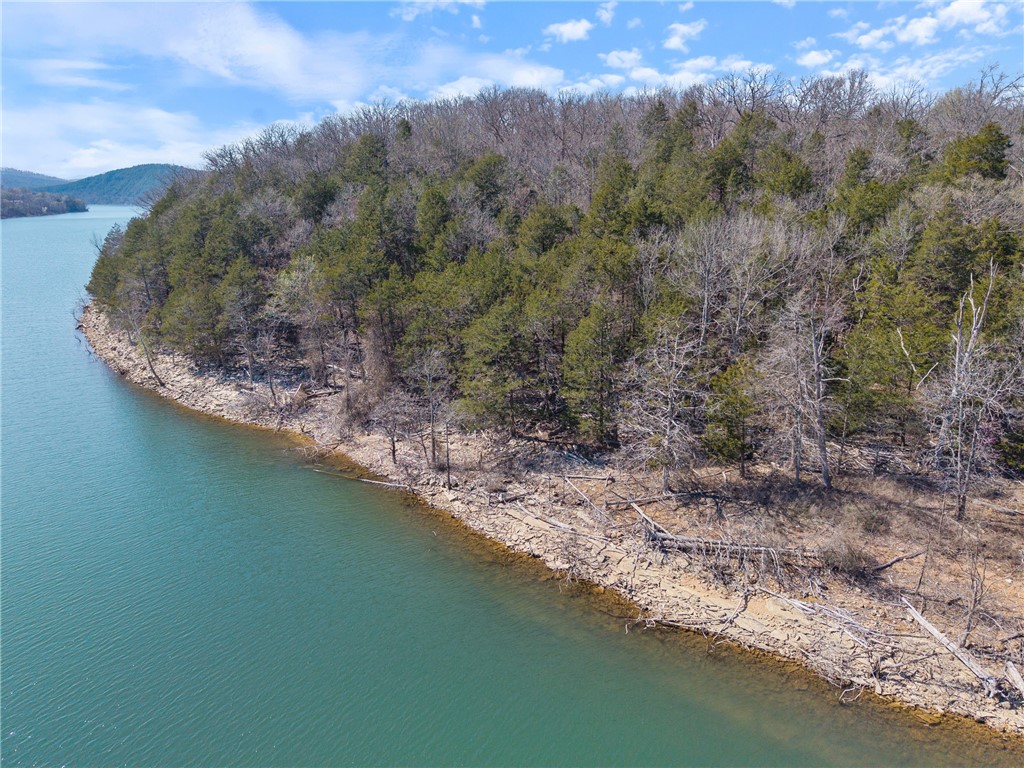 000 Oaks Landing Drive