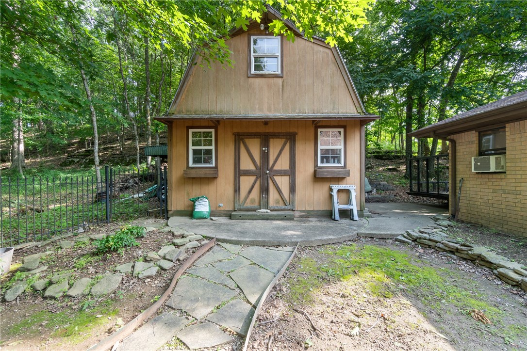 3 Summit Drive