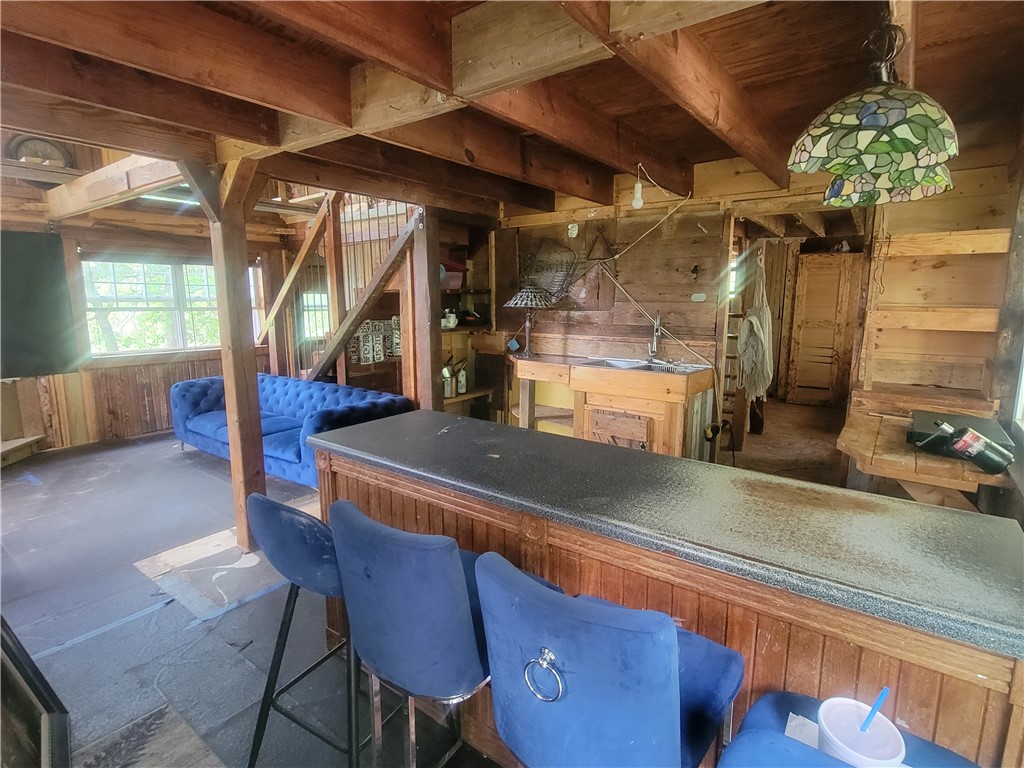 6937 Highway 221