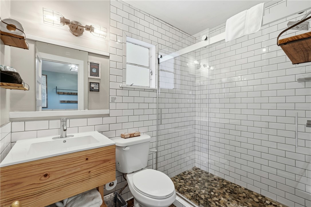216 W Van Buren