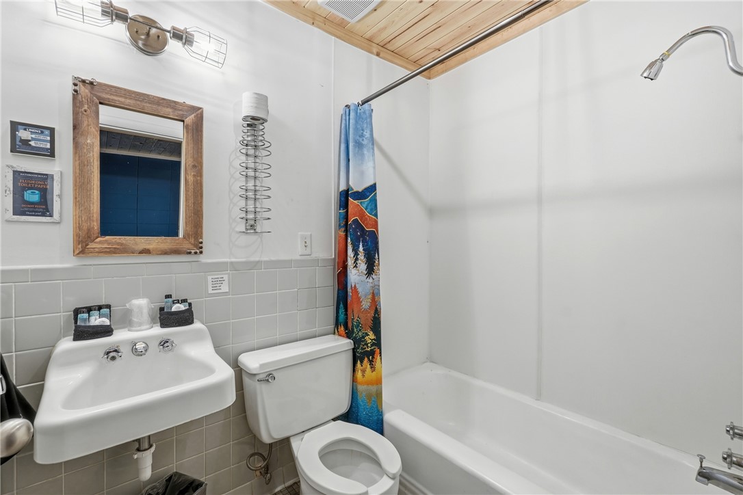 216 W Van Buren