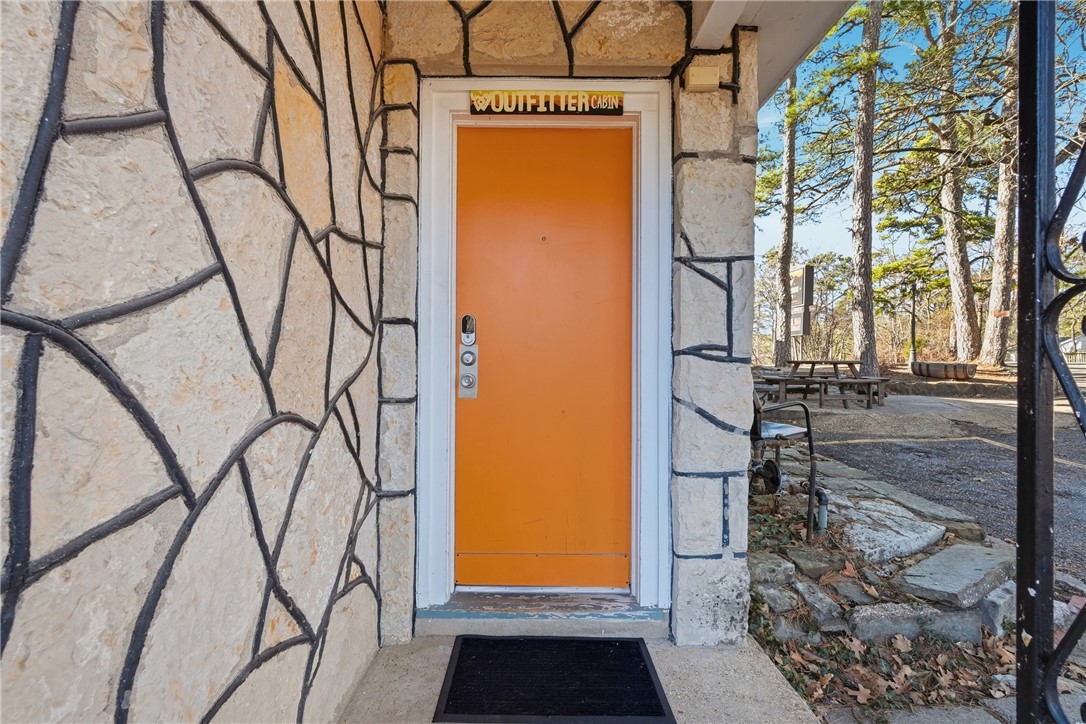 216 W Van Buren