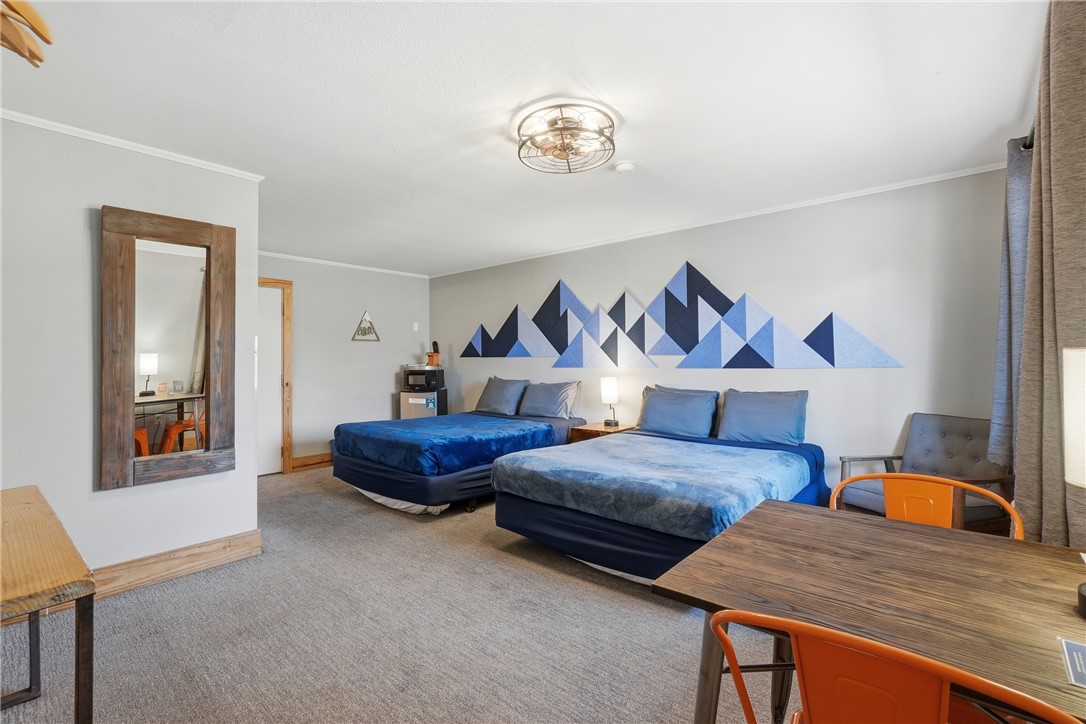 216 W Van Buren