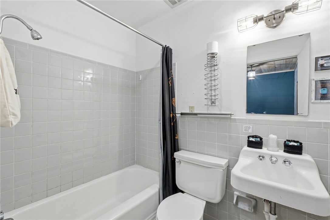 216 W Van Buren