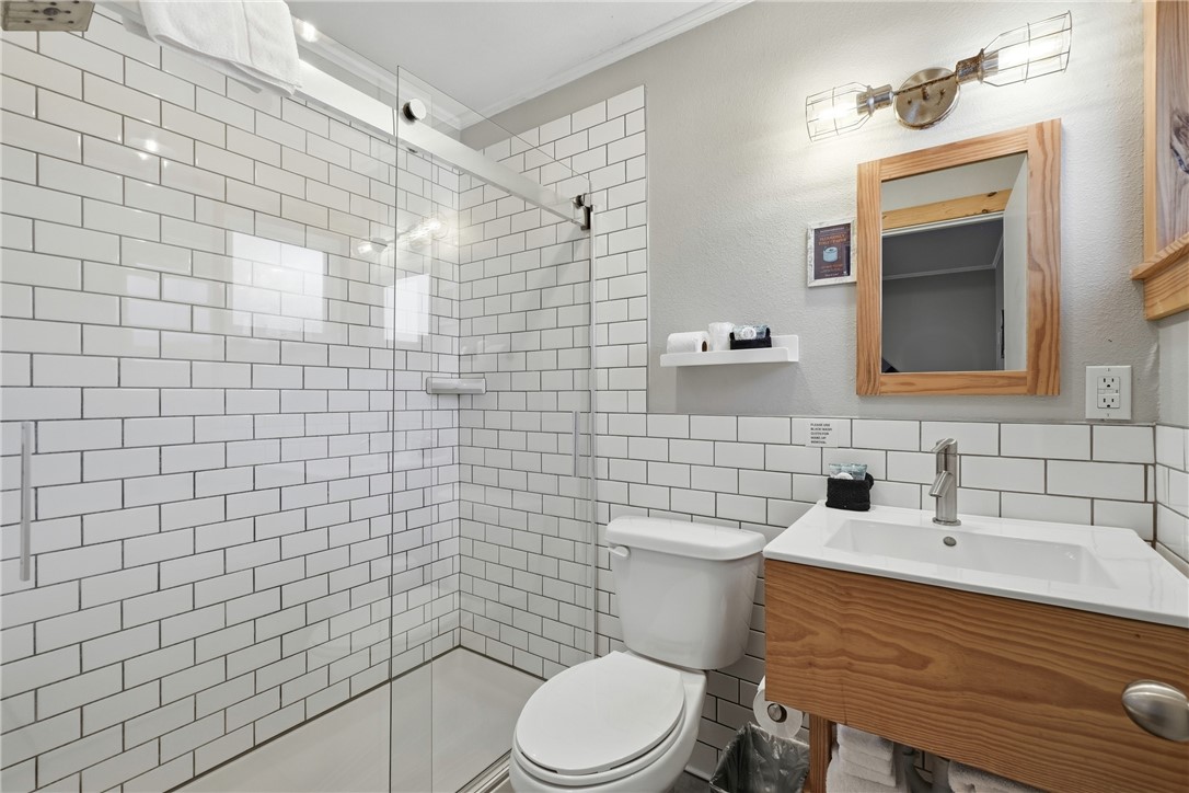 216 W Van Buren