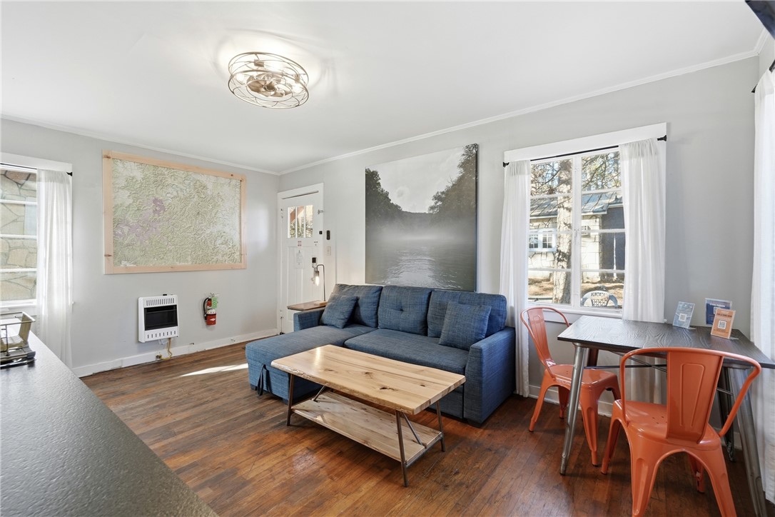 216 W Van Buren