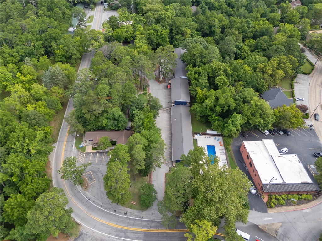 216 W Van Buren