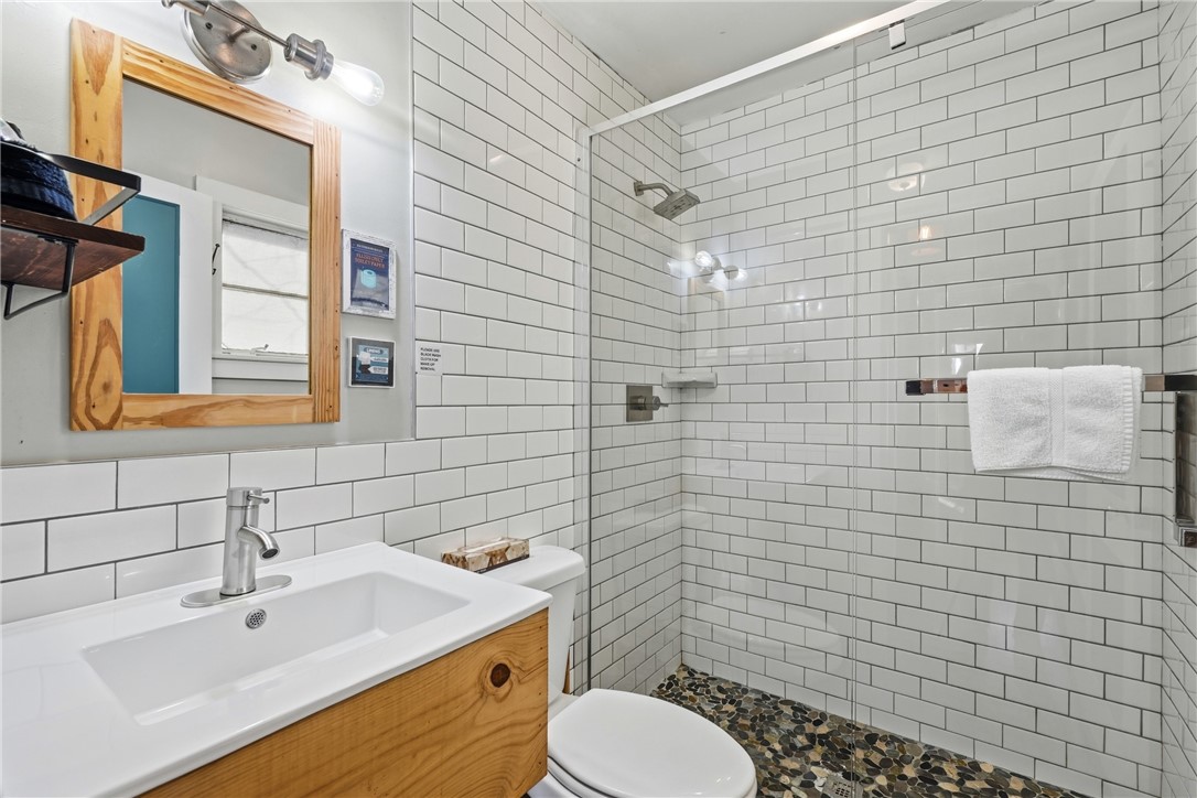 216 W Van Buren
