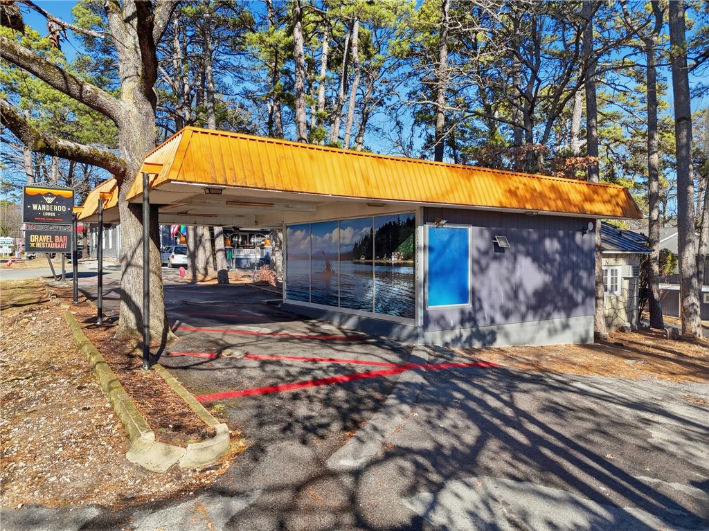 216 W Van Buren