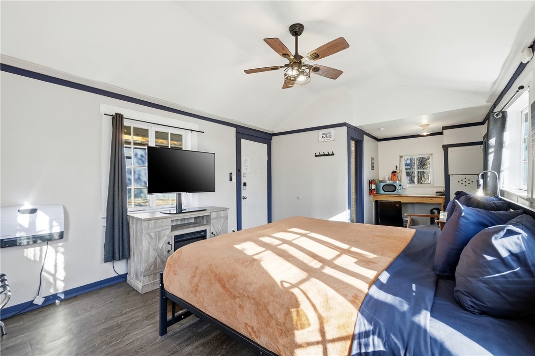 216 W Van Buren