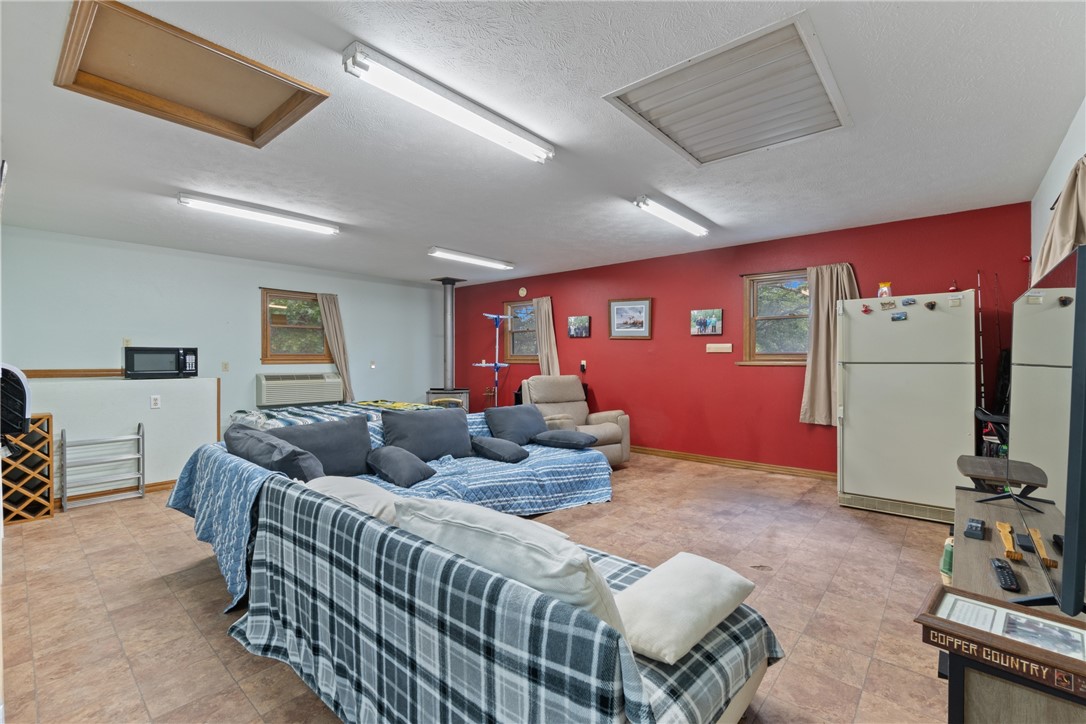8 Twin Peak Drive