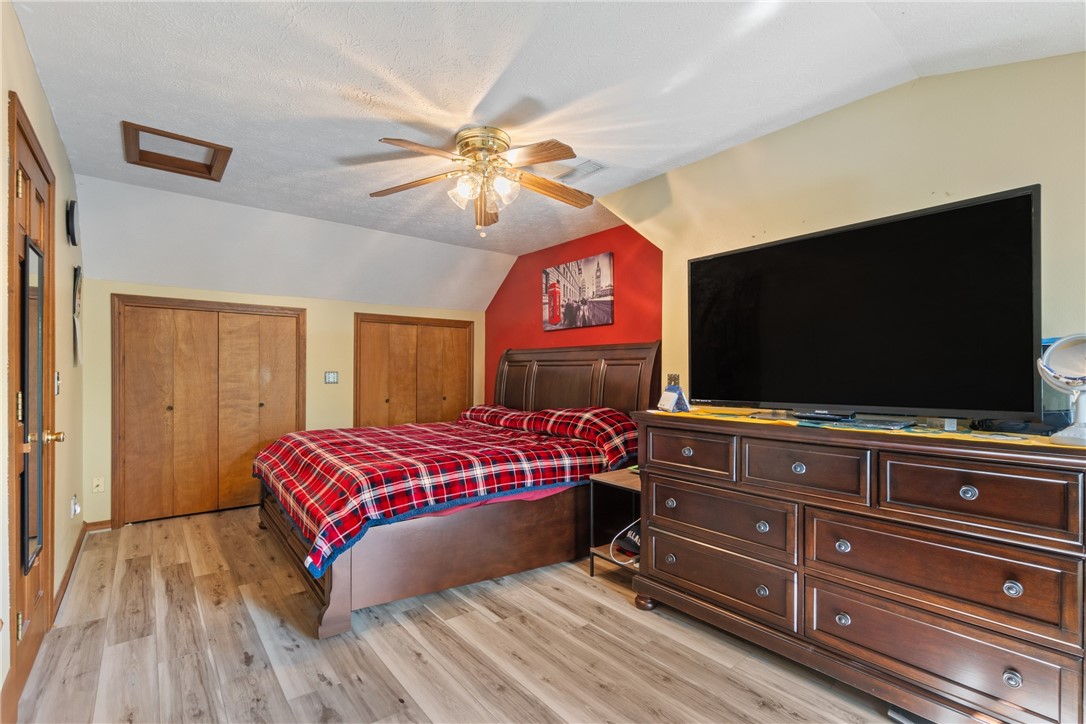 8 Twin Peak Drive
