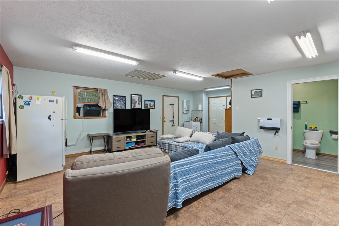 8 Twin Peak Drive
