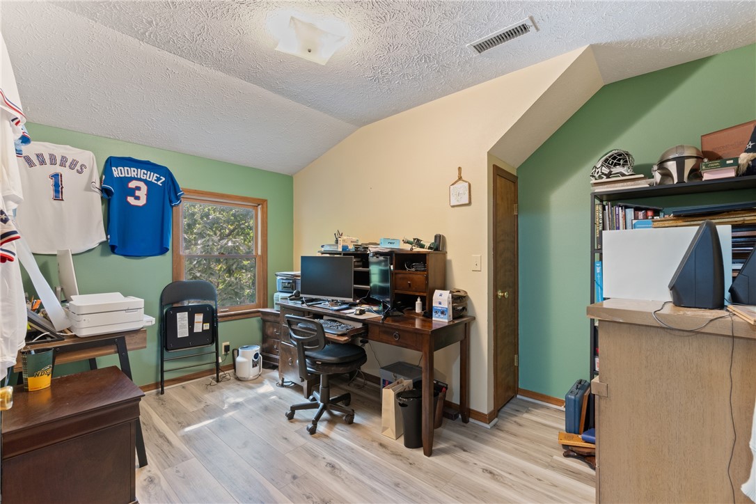 8 Twin Peak Drive