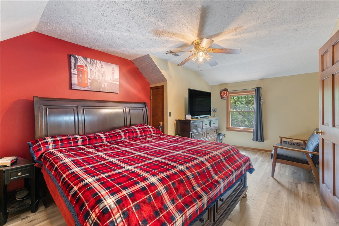 8 Twin Peak Drive
