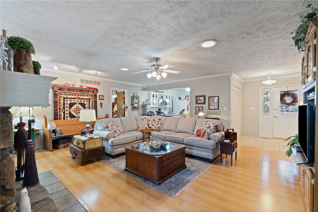 13 Country Club Drive