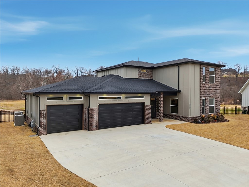 2521 Fairway Circle