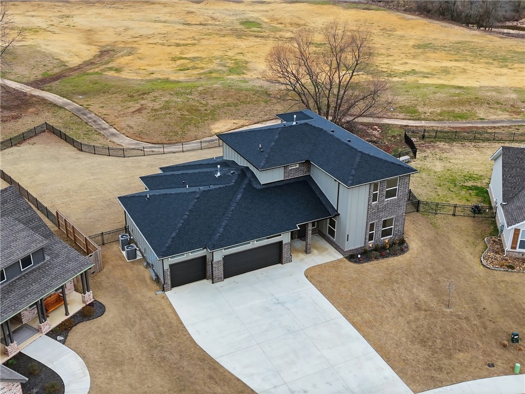 2521 Fairway Circle
