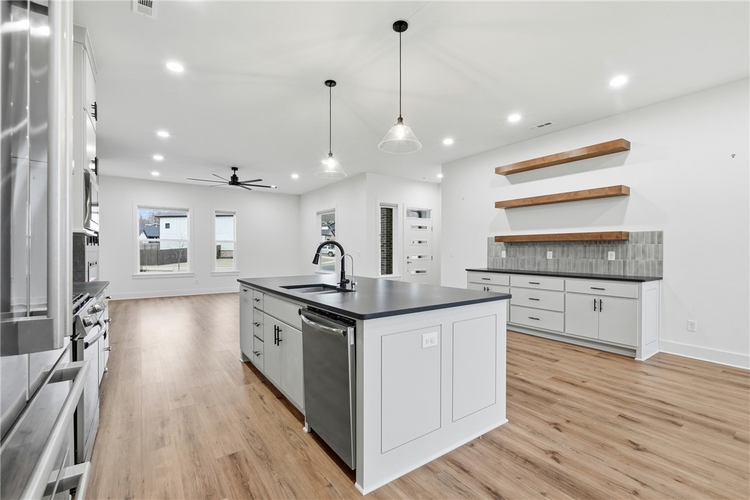 2521 Fairway Circle
