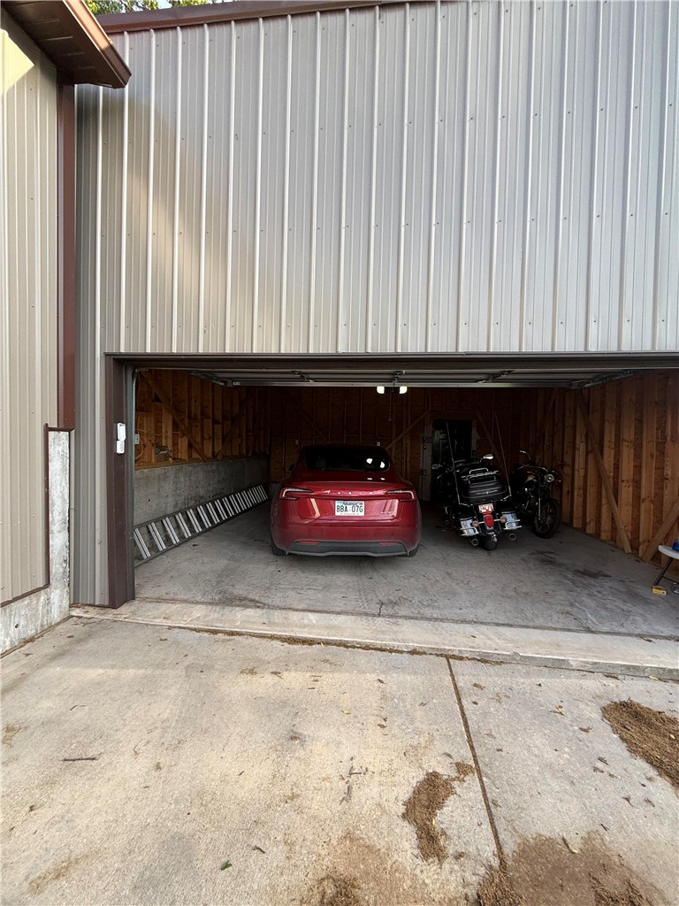9370 HWY 221