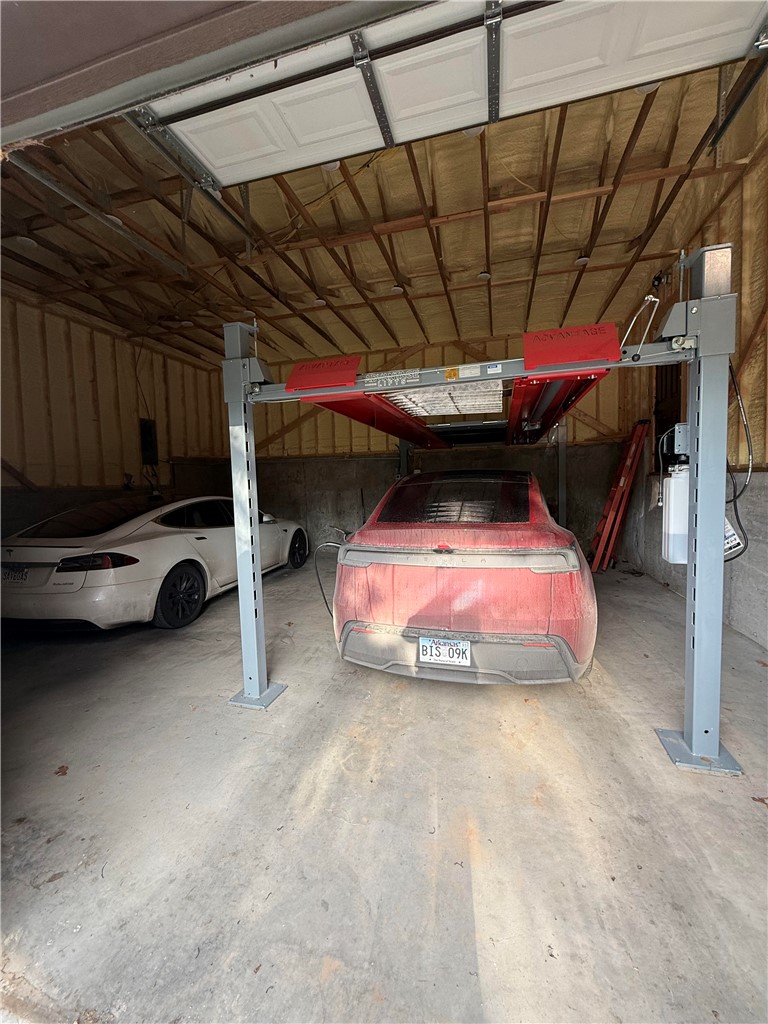 9370 HWY 221