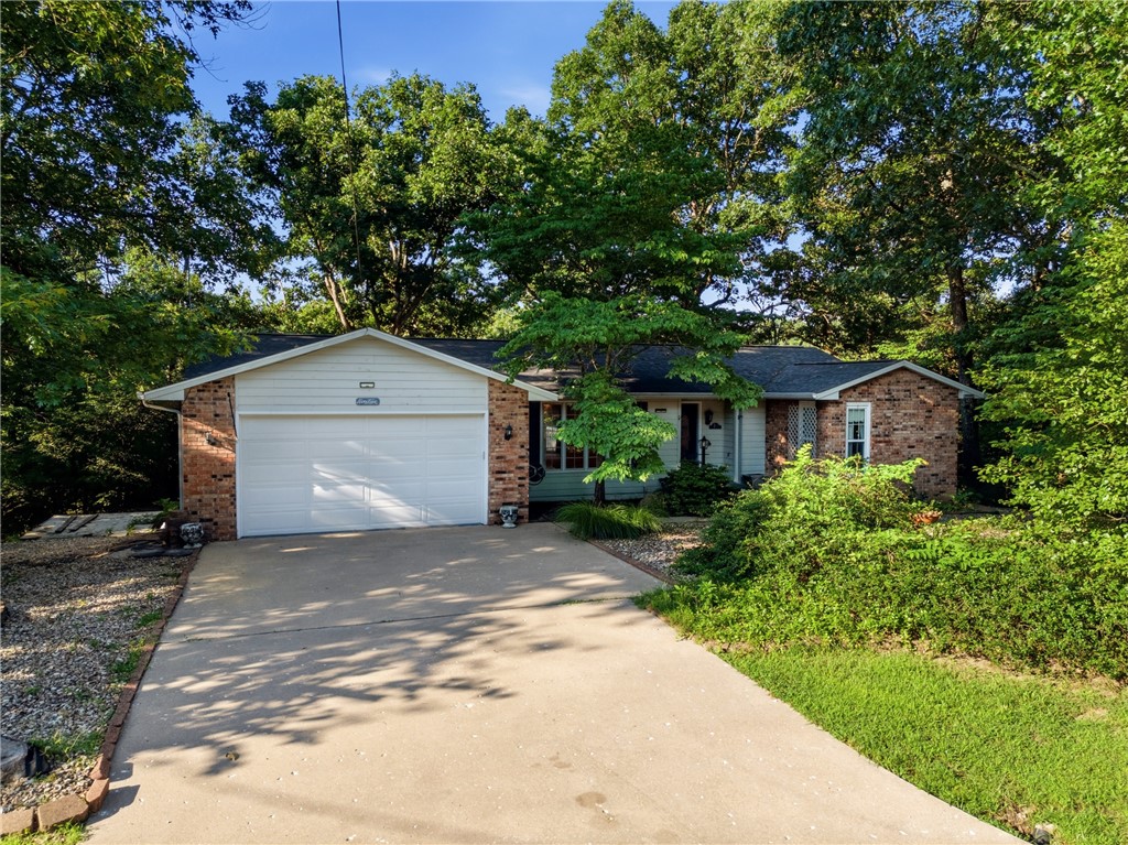 19 Lonsdale Drive