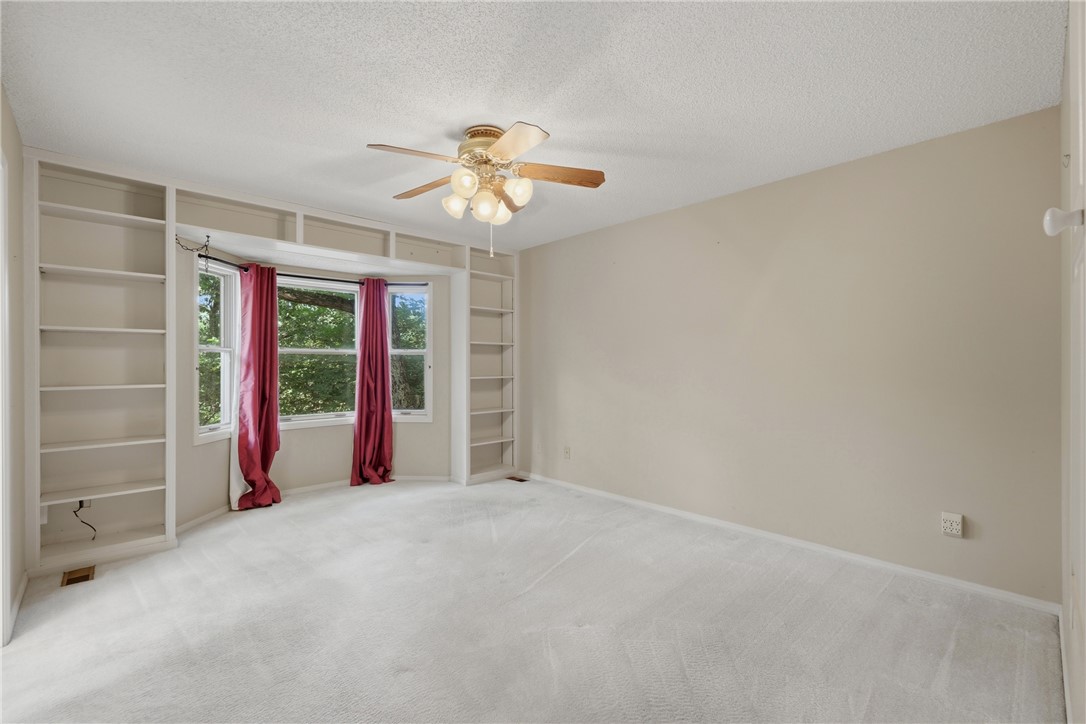 19 Lonsdale Drive
