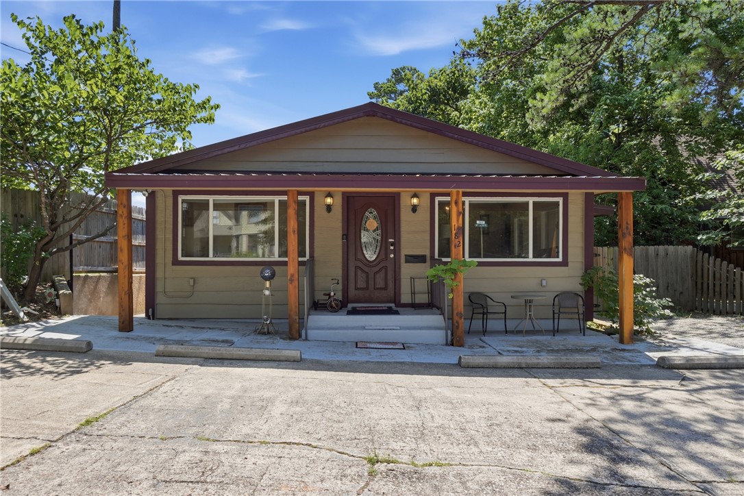 182 W Van Buren