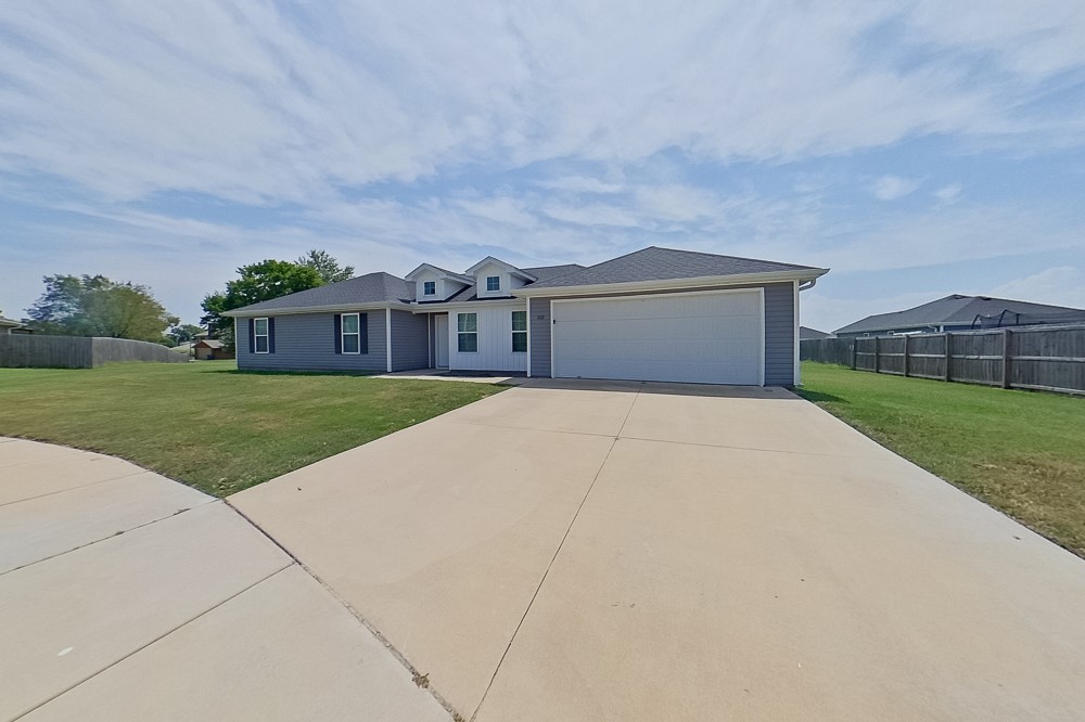 202 Fieldstone Circle