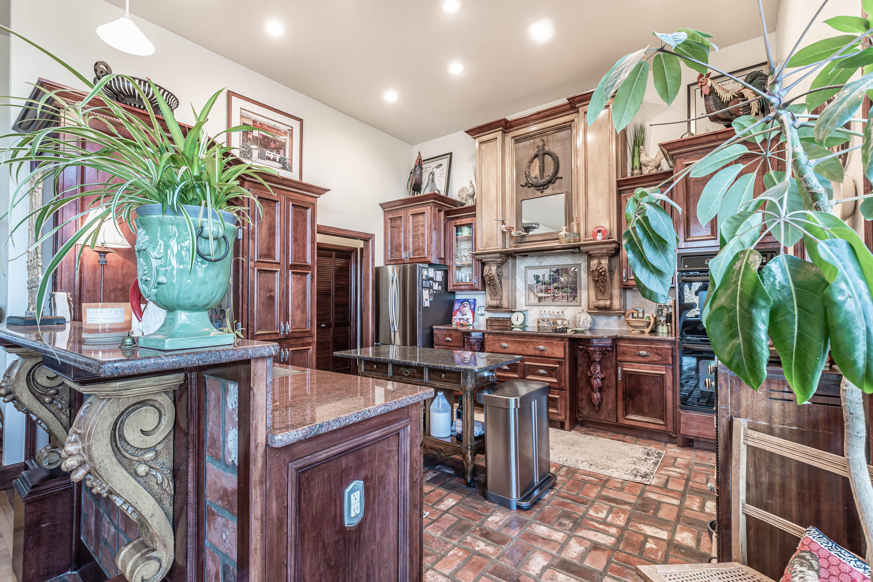 31 Mission Hills