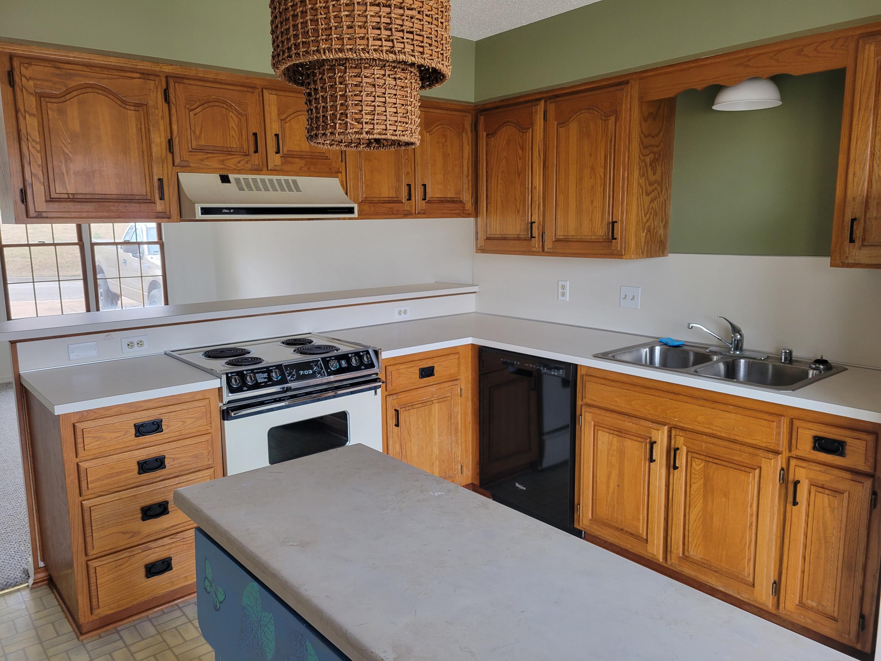 3 Ironwood Ln