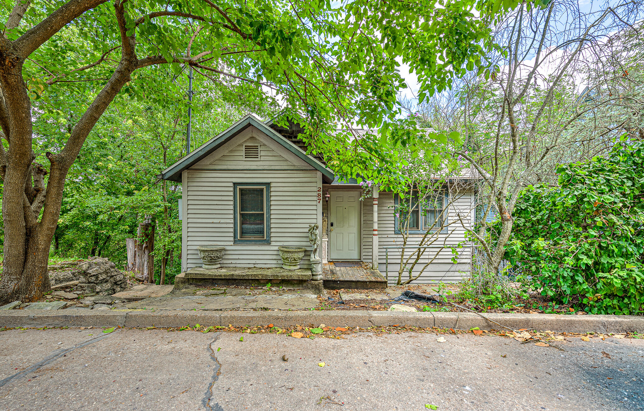 287 Spring Street