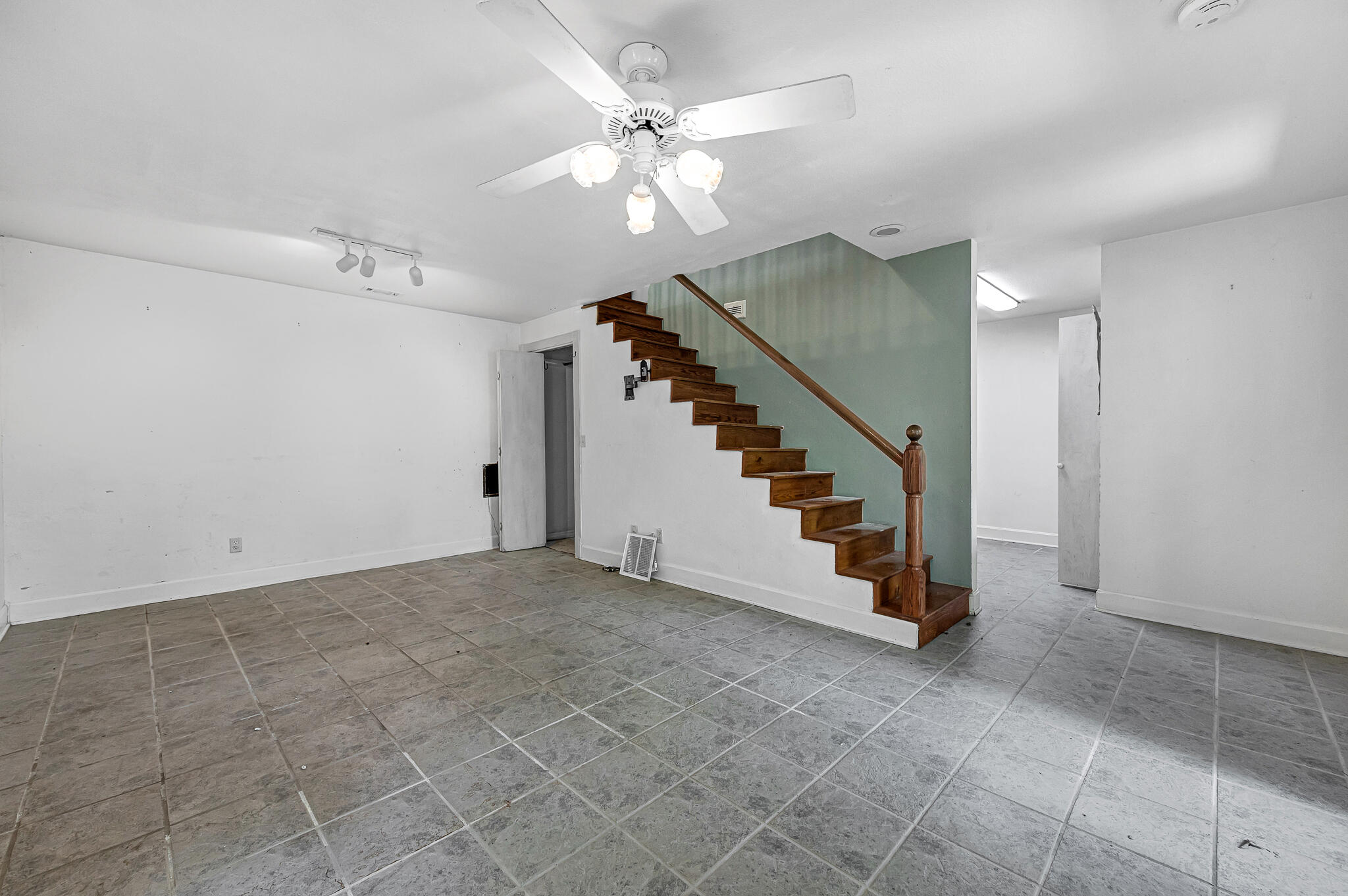 287 Spring Street