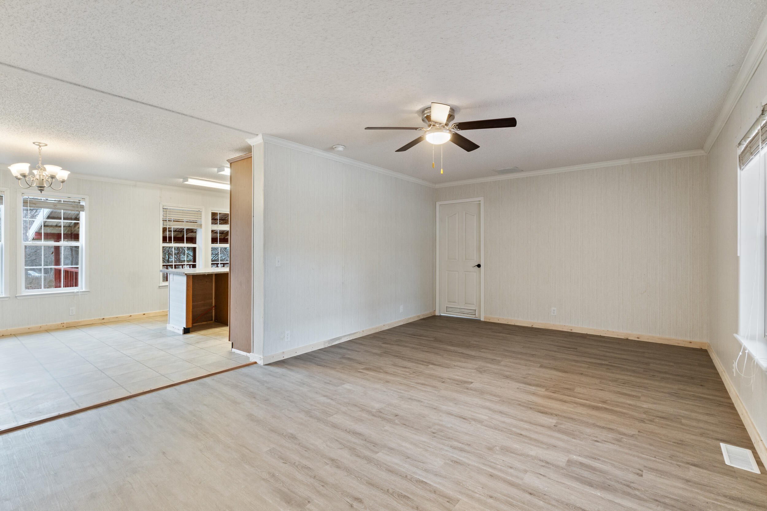 6978 N Highway 23