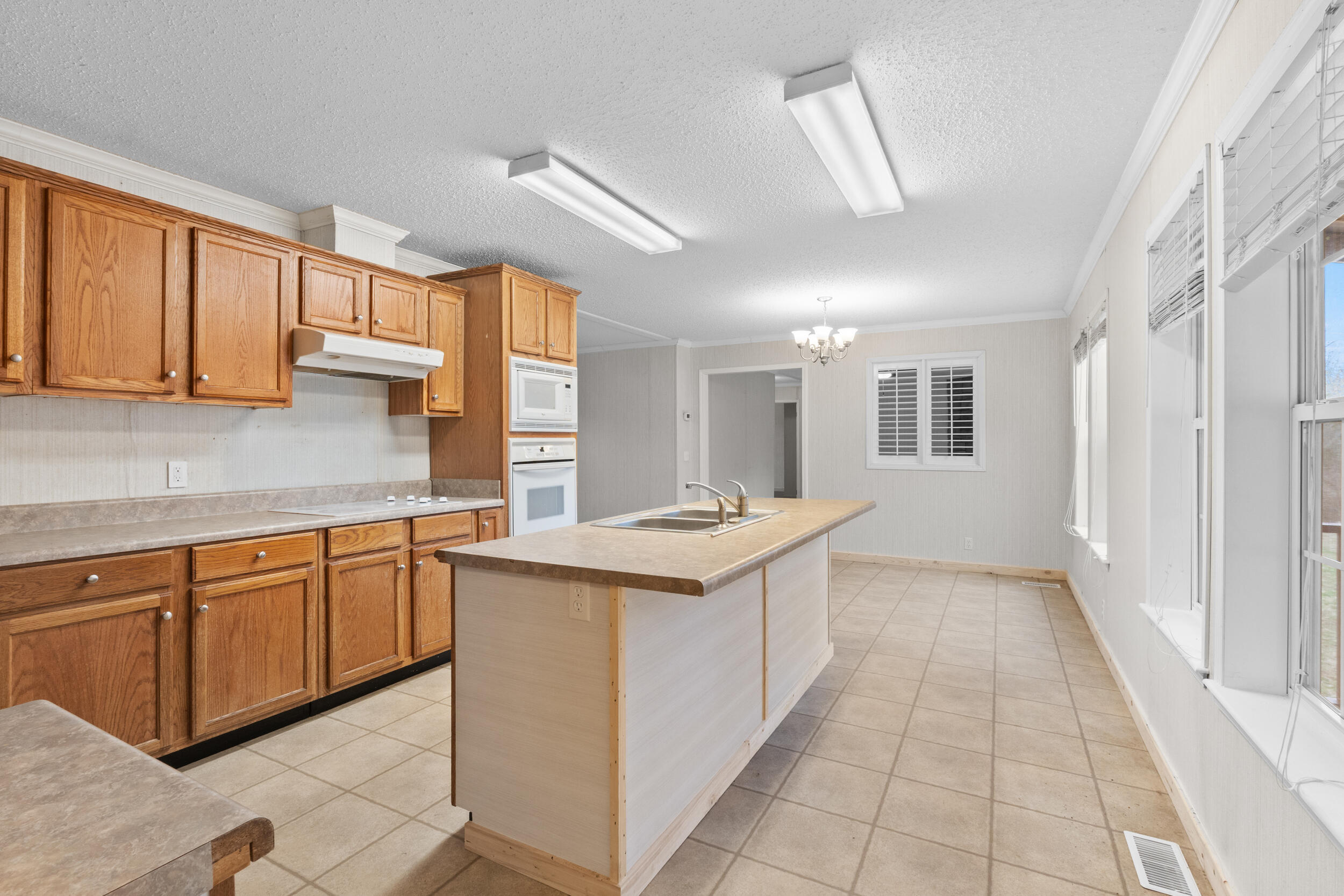 6978 N Highway 23