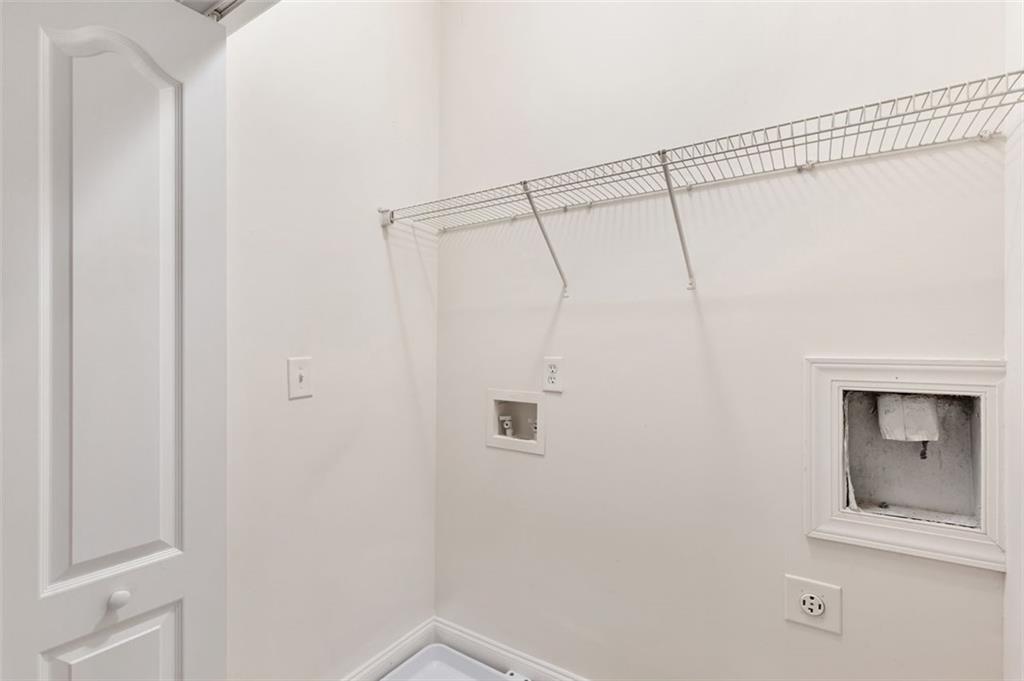275 Blue Pointe Court